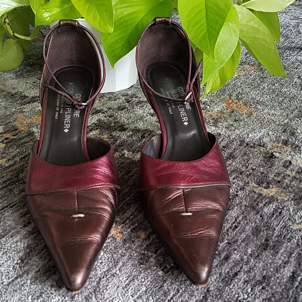 Courure Donald Pliner metallic two color pump